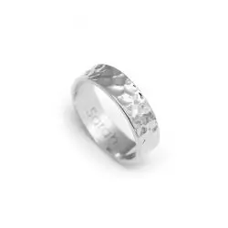 Bague martelée en argent personnalisable