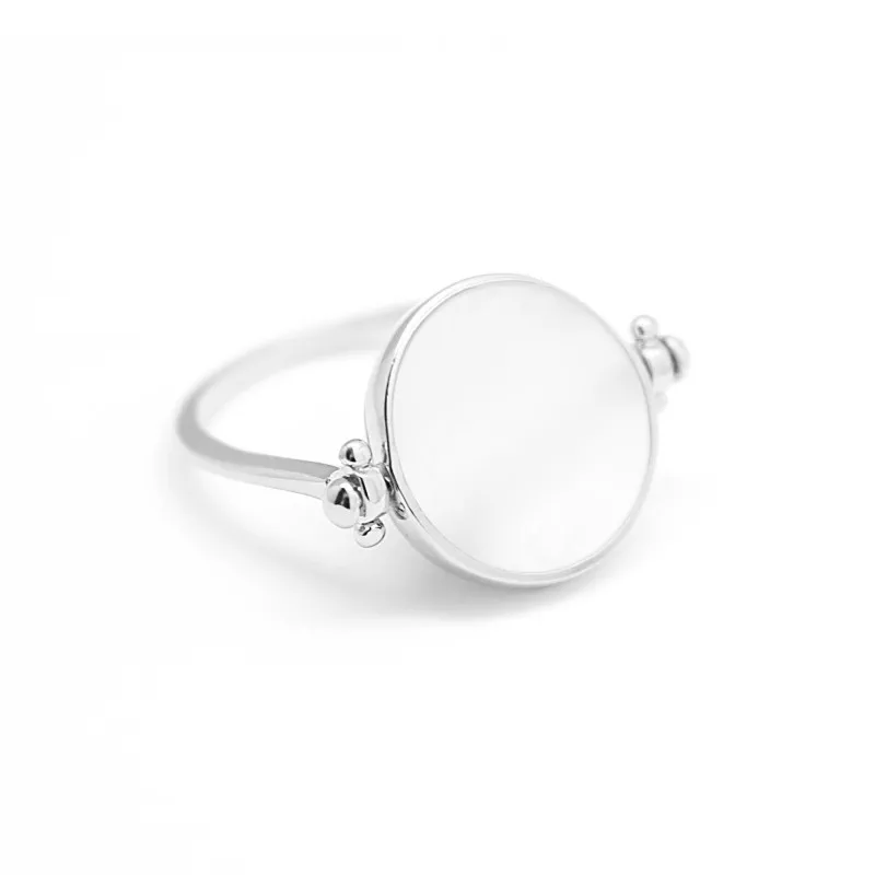 bague personnalisée nacre ronde et argent bague personnalisée nacre ronde et argent